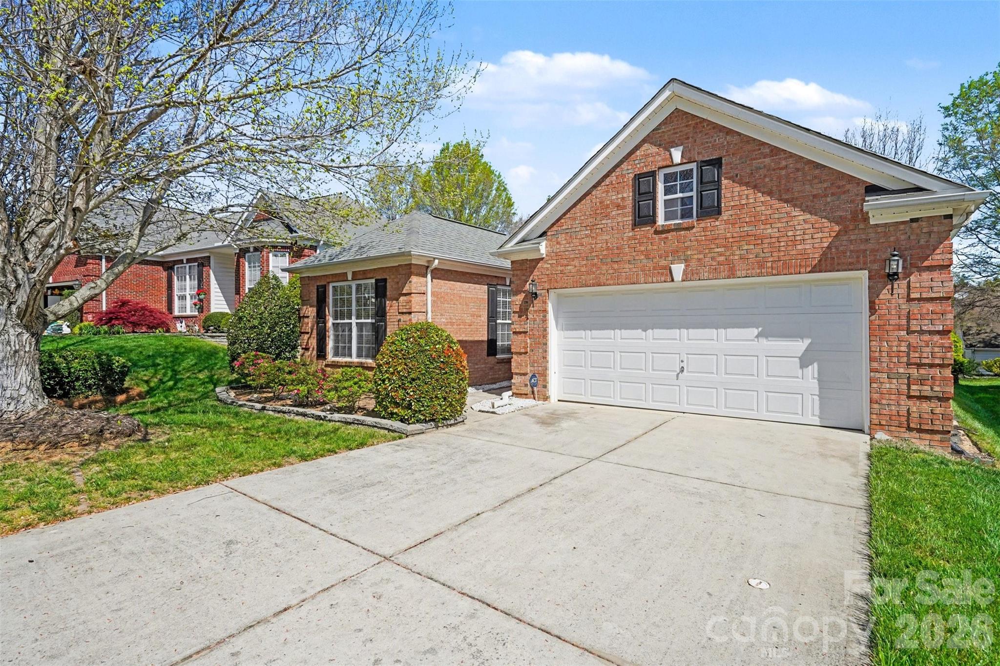 977 Platinum Drive Fort Mill, SC 29708 - Photo 2 of 41 front view of house with a yard