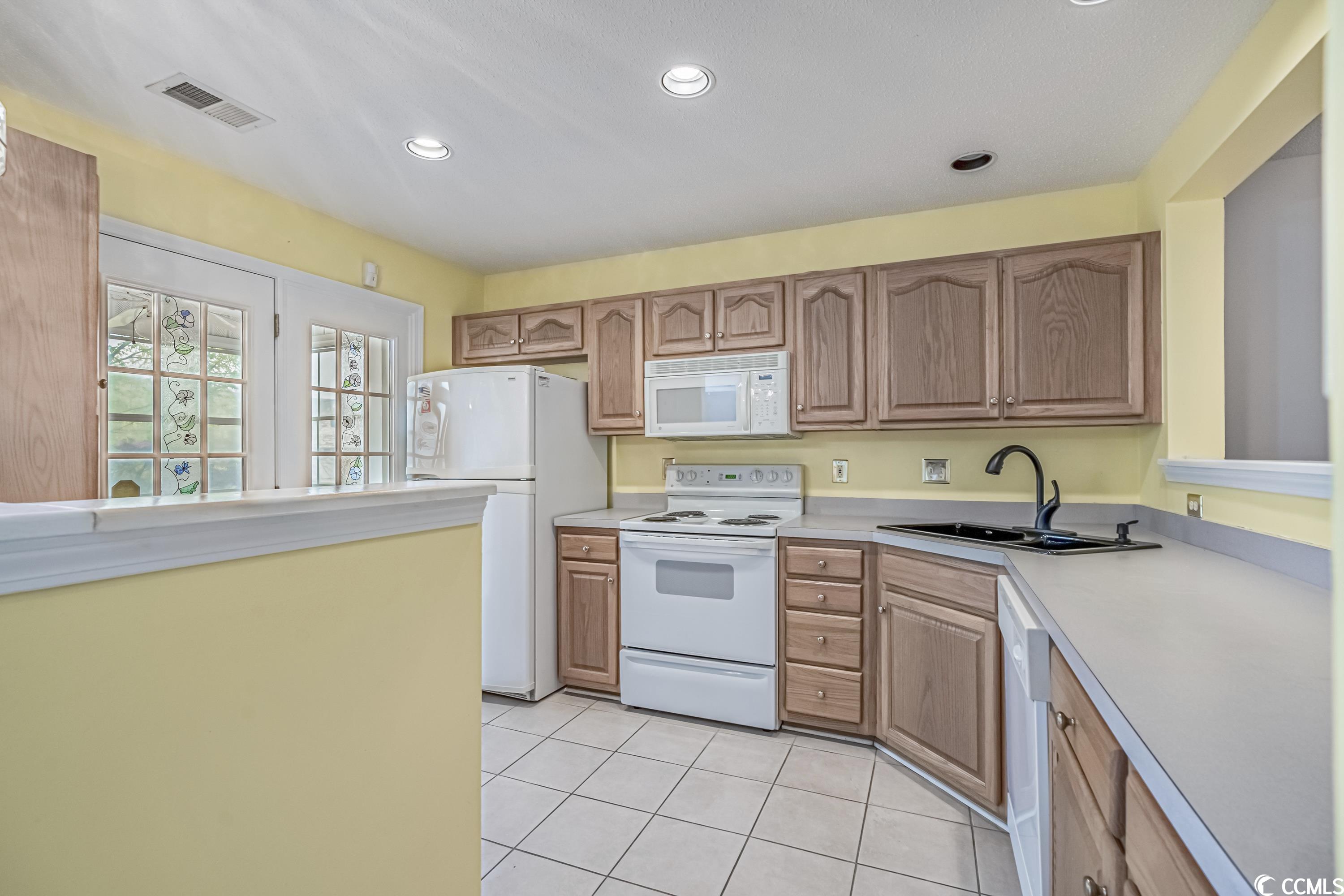 198 Wimbledon Way, Unit 198 Murrells Inlet, SC 29576 - Photo 14 of 40 Gallery Image 14