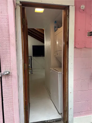 $1,700 | 925 Fern Drive, Crestline, CA 92325