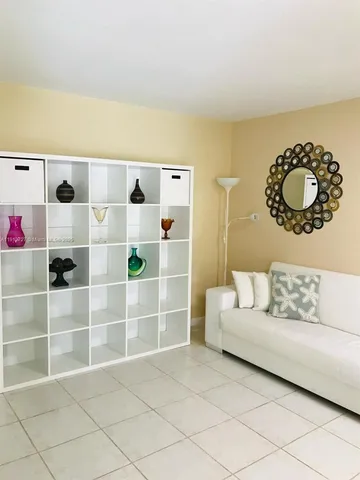 $180,000 | 1201 Northeast 191st Street, Unit G113, Miami, FL 33179