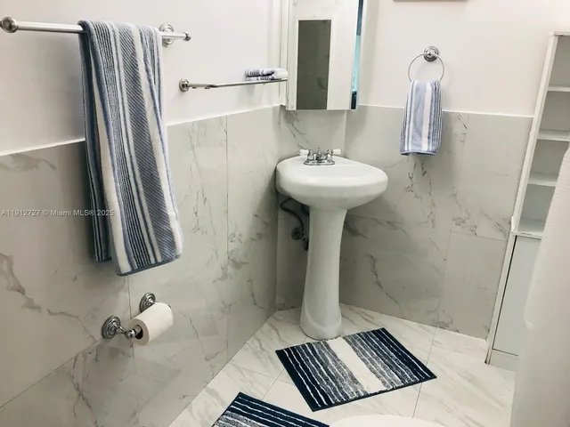 $180,000 | 1201 Northeast 191st Street, Unit G113, Miami, FL 33179