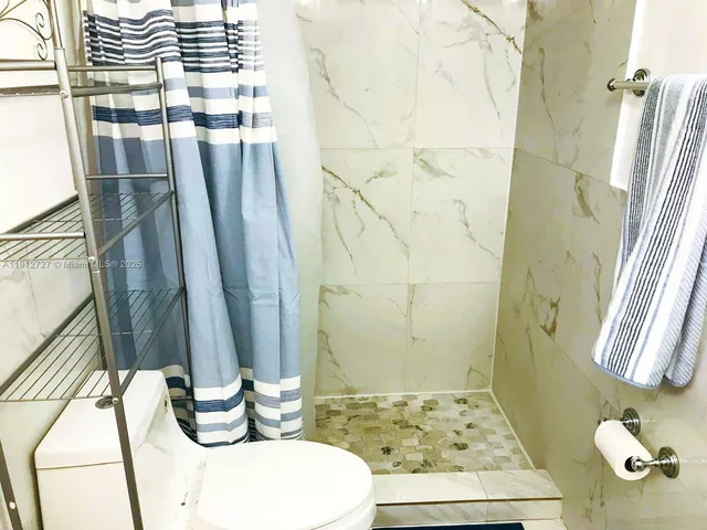 $180,000 | 1201 Northeast 191st Street, Unit G113, Miami, FL 33179