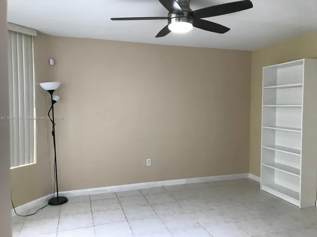 $180,000 | 1201 Northeast 191st Street, Unit G113, Miami, FL 33179