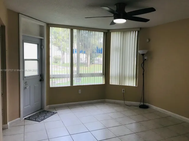 $180,000 | 1201 Northeast 191st Street, Unit G113, Miami, FL 33179
