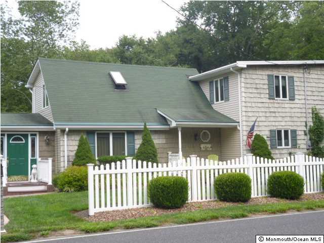 1138 Maxim Southard Road Howell, NJ 07731 - Photo 1 of 24 Primary Photo