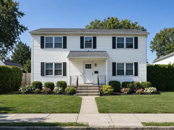 $2,975 | 2-7 Lambert Avenue, Farmingdale, NY 11735