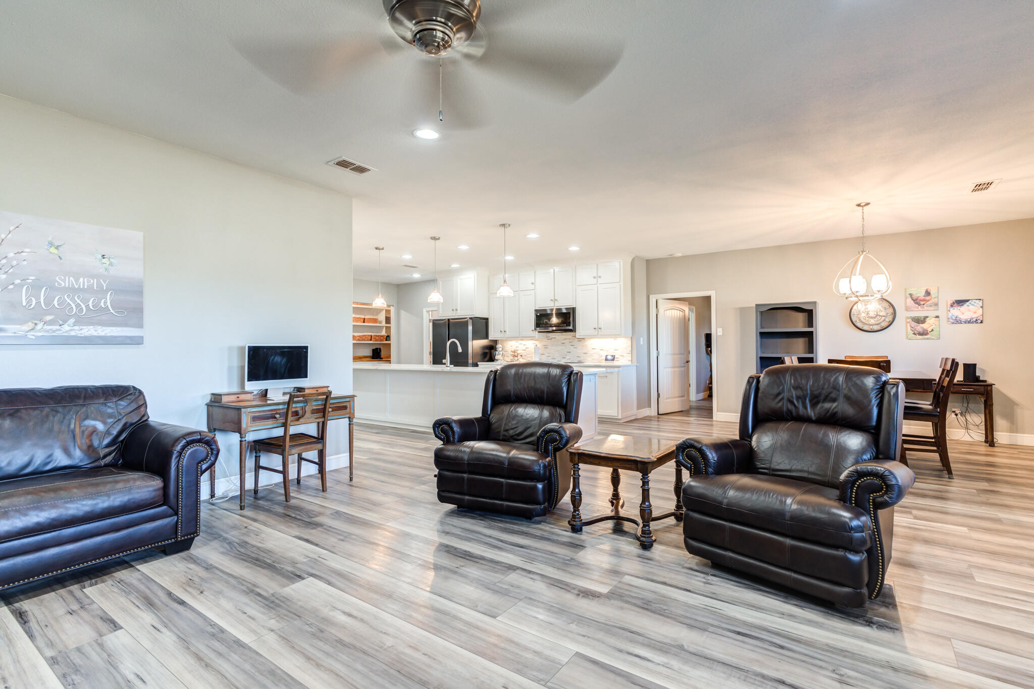306 Quinlan Street Lubbock, TX 79403 - Photo 15 of 60 306-Quinlan-St_Lubbock-TX_7_Living-Room