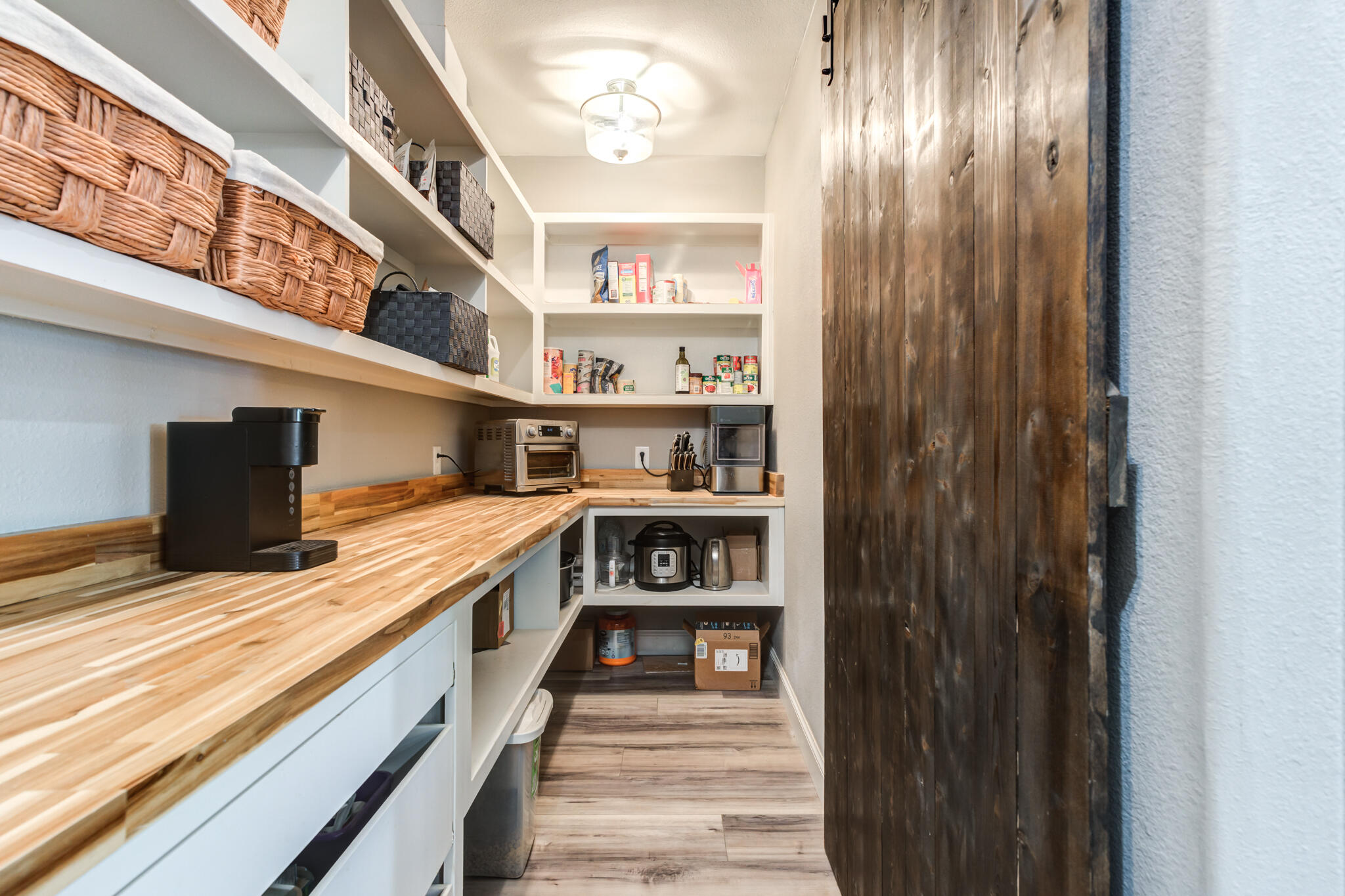 306 Quinlan Street Lubbock, TX 79403 - Photo 25 of 60 306-Quinlan-St_Lubbock-TX_17_Pantry