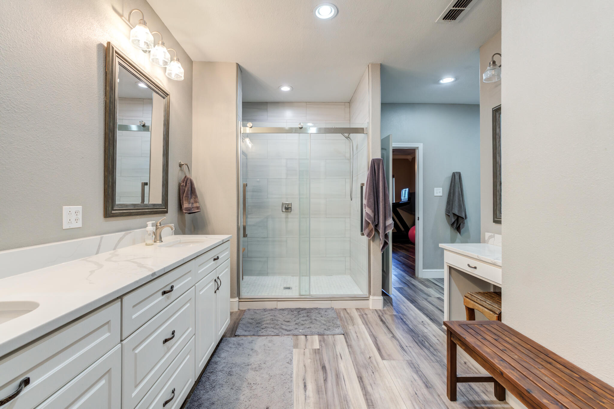 306 Quinlan Street Lubbock, TX 79403 - Photo 34 of 60 306-Quinlan-St_Lubbock-TX_26_Primary-Bat