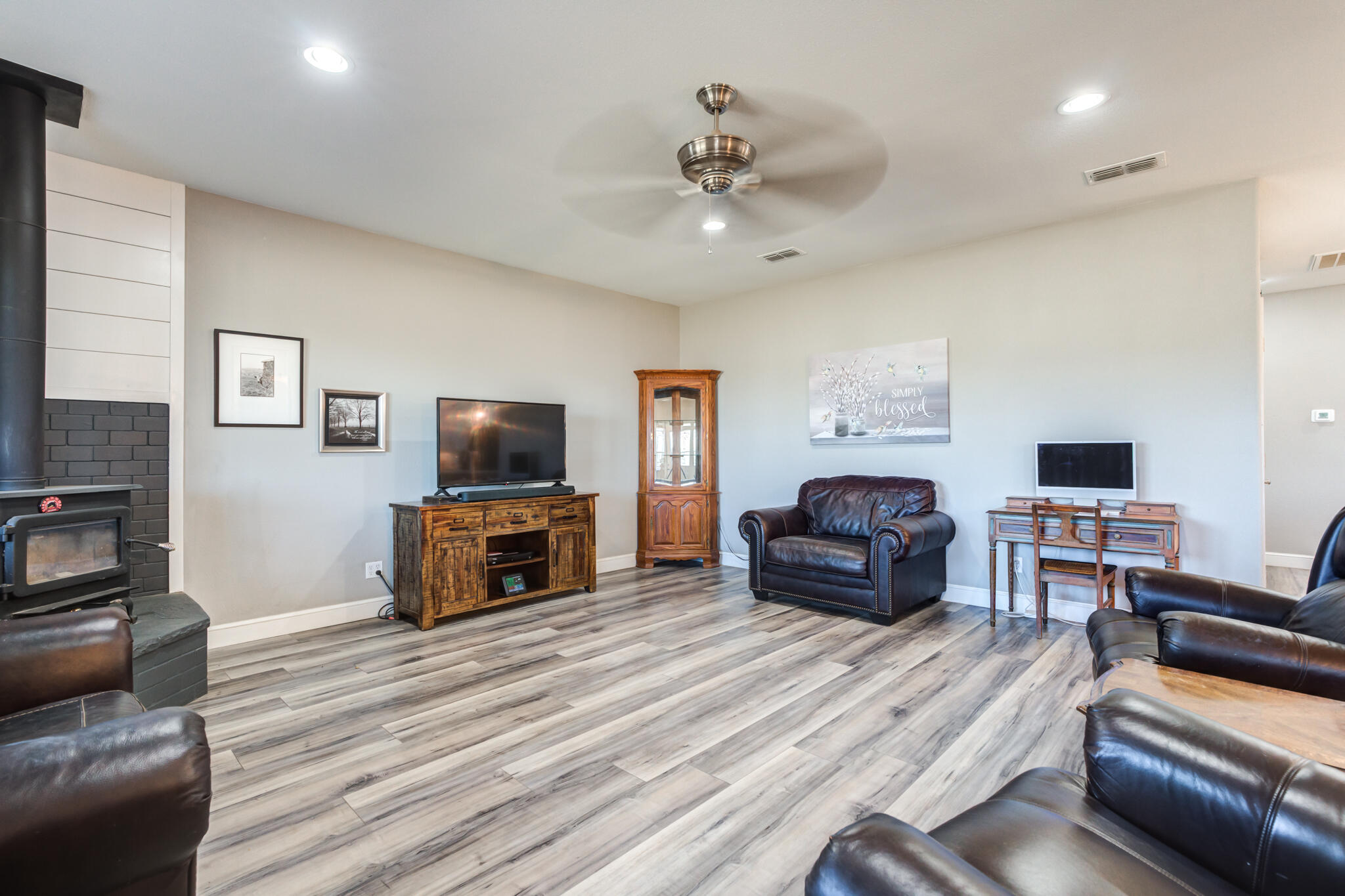 306 Quinlan Street Lubbock, TX 79403 - Photo 9 of 60 306-Quinlan-St_Lubbock-TX_1_Living-Room