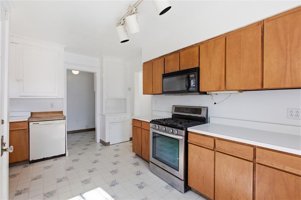 5474 Kipling Road Pittsburgh, PA 15217 - Photo 22 of 50