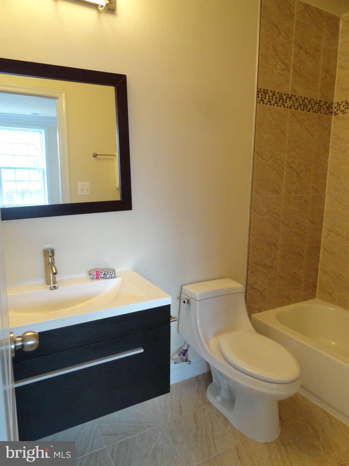 1508 D Street Northeast Washington, DC 20002 - Photo 11 of 18 Bath (Master)