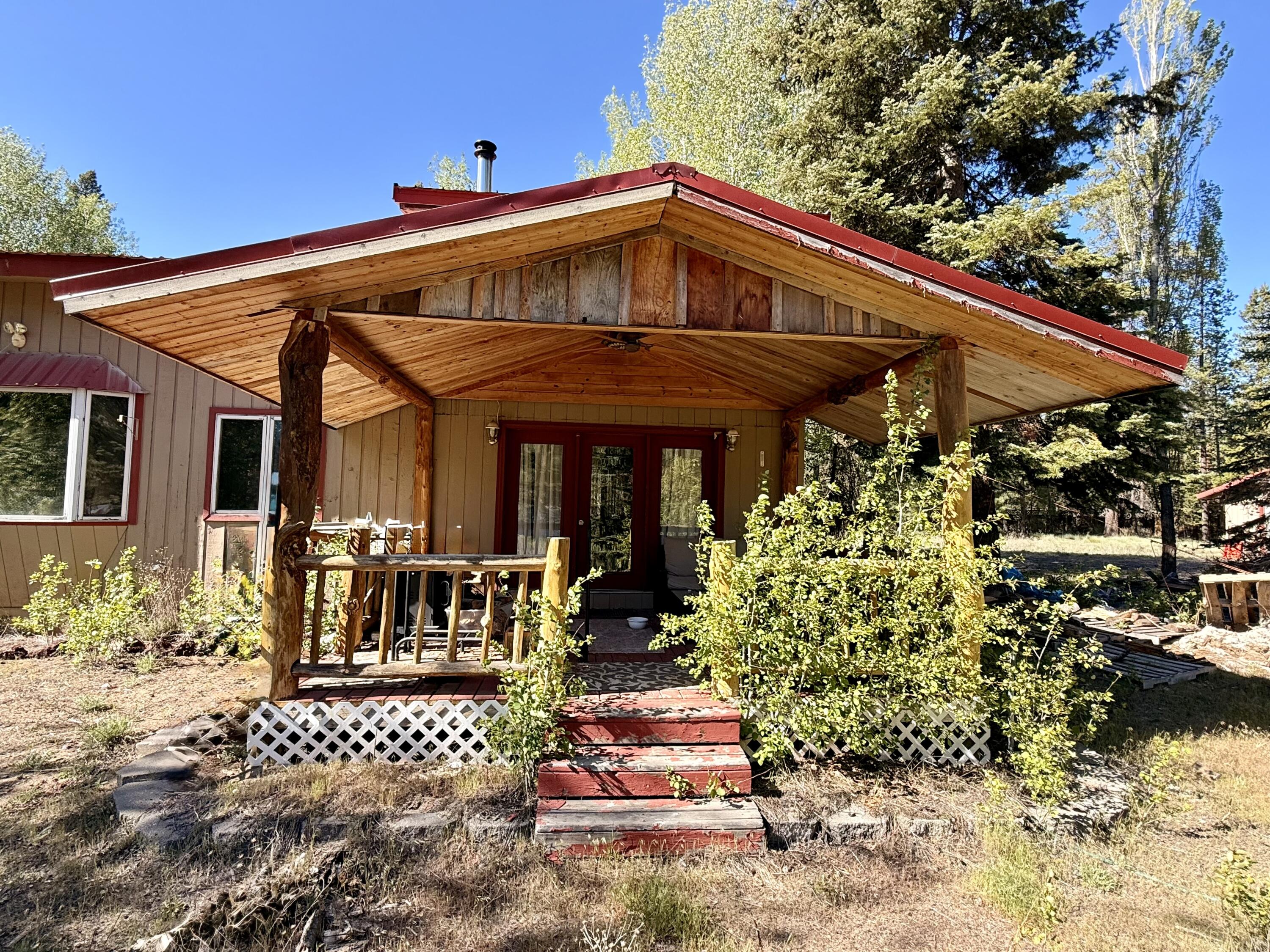 16025 Strawn Road La Pine, OR 97739 - Photo 61 of 95 a front view of a house