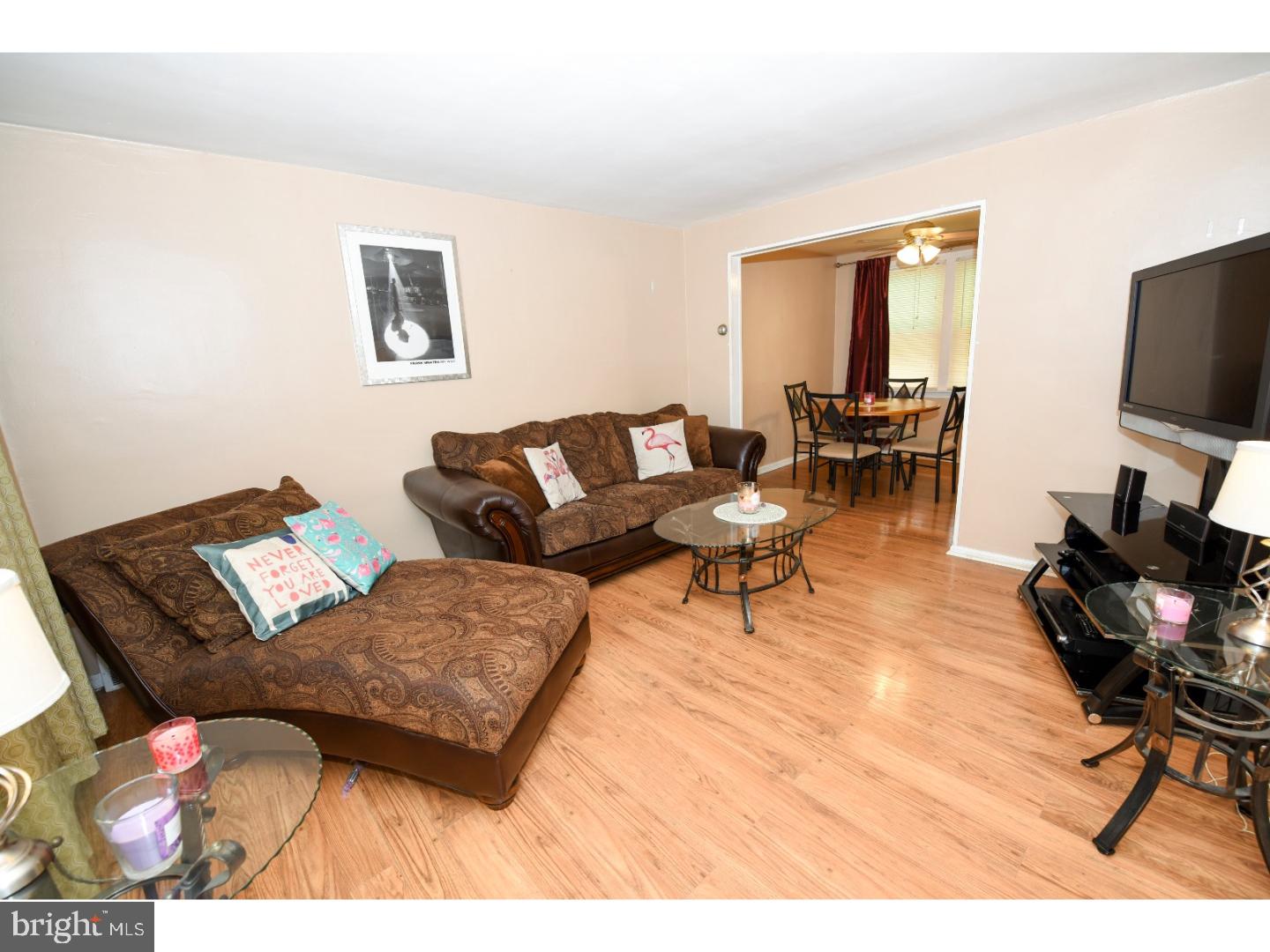 132 Margate Road Upper Darby, PA 19082 - Photo 4 of 14 Living Room