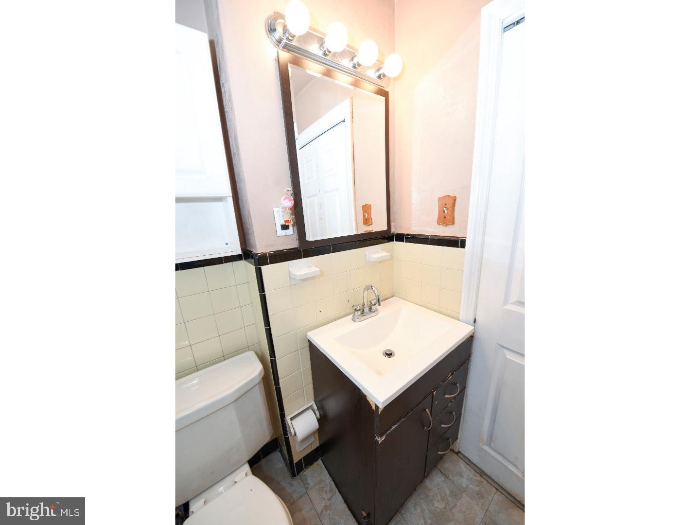 132 Margate Road Upper Darby, PA 19082 - Photo 9 of 14 Bathroom