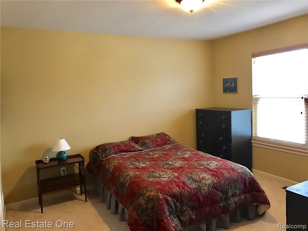 607 Wade Court Rochester, MI 48307 - Photo 18 of 25 WADEBEDRM.jpg