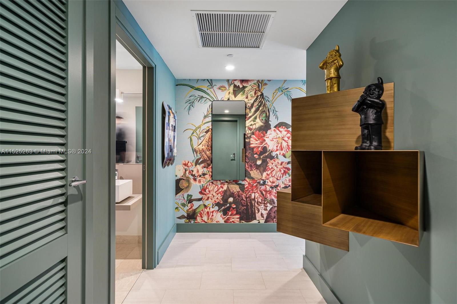 1000 Brickell Plaza, Unit 4101 Miami, FL 33131 - Photo 11 of 24 a view of a entryway door of the room