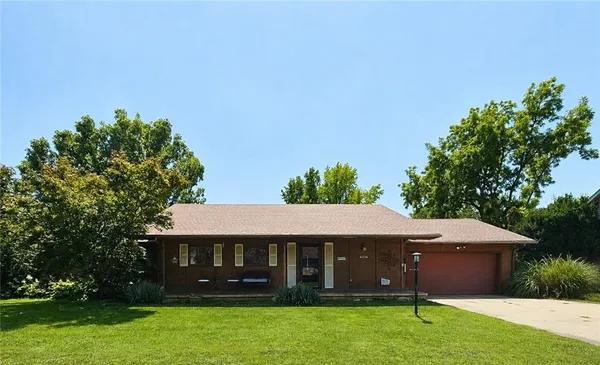 $275,000 | 4214 Belmont Circle, St. Joseph, MO 64506