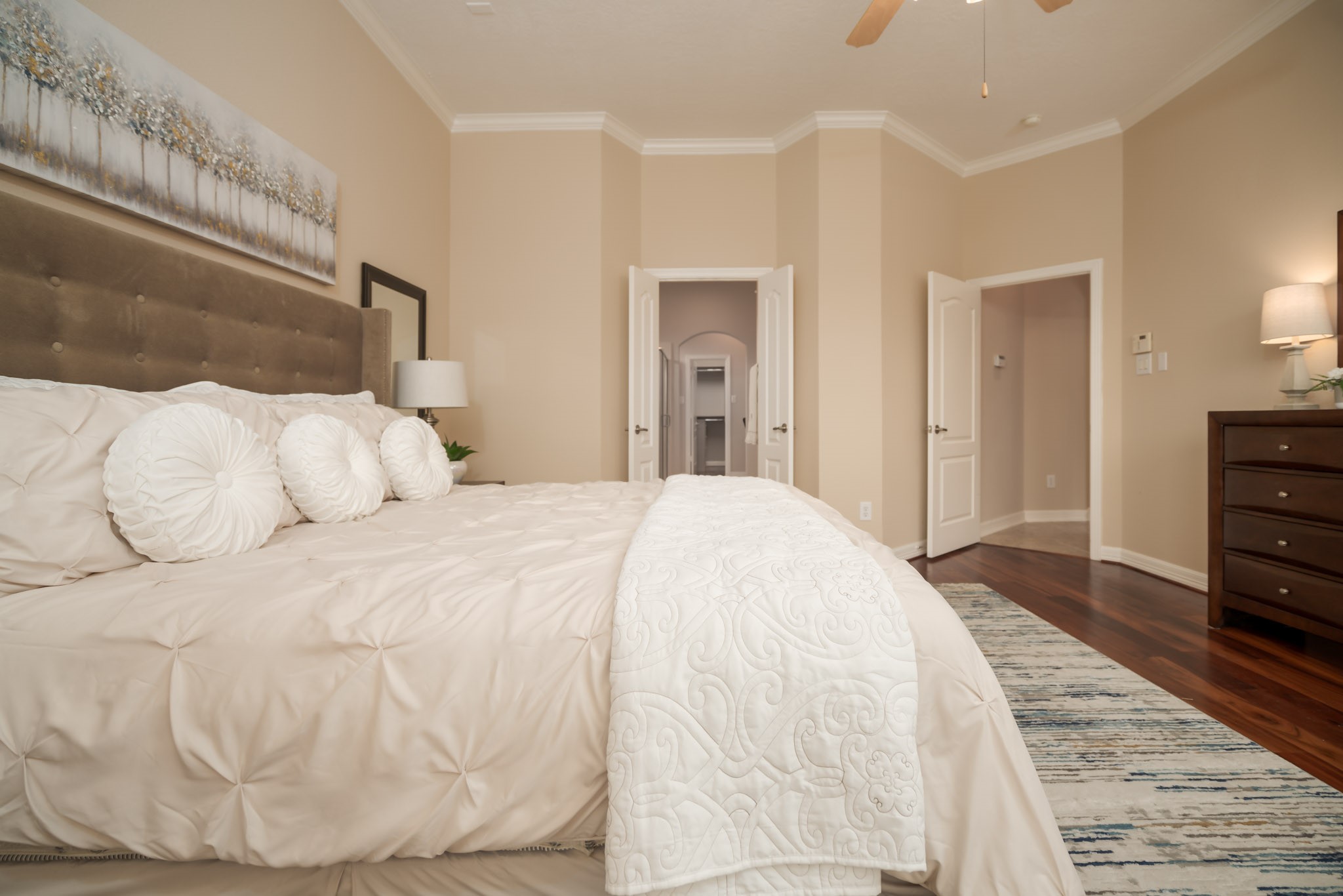 6506 Monte Bello Ridge Lane Houston, TX 77041 - Photo 9 of 39 Discover the ultimate convenience and comfort in this inviting downstairs primary bedroom, featuring elegant finishes and a serene ambiance.