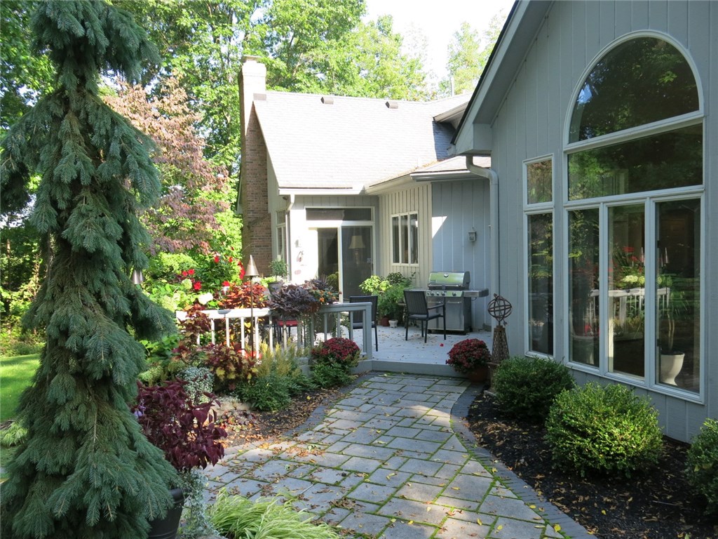 4 Carters Grove Pittsford, NY 14534 - Photo 32 of 36