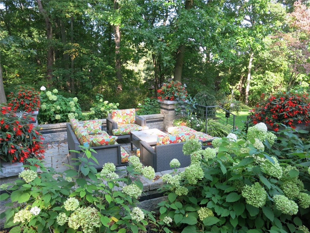 4 Carters Grove Pittsford, NY 14534 - Photo 35 of 36