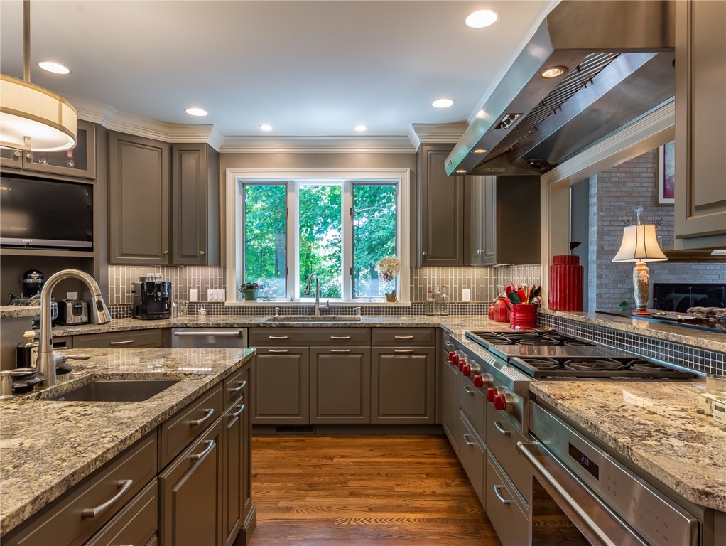 4 Carters Grove Pittsford, NY 14534 - Photo 5 of 36