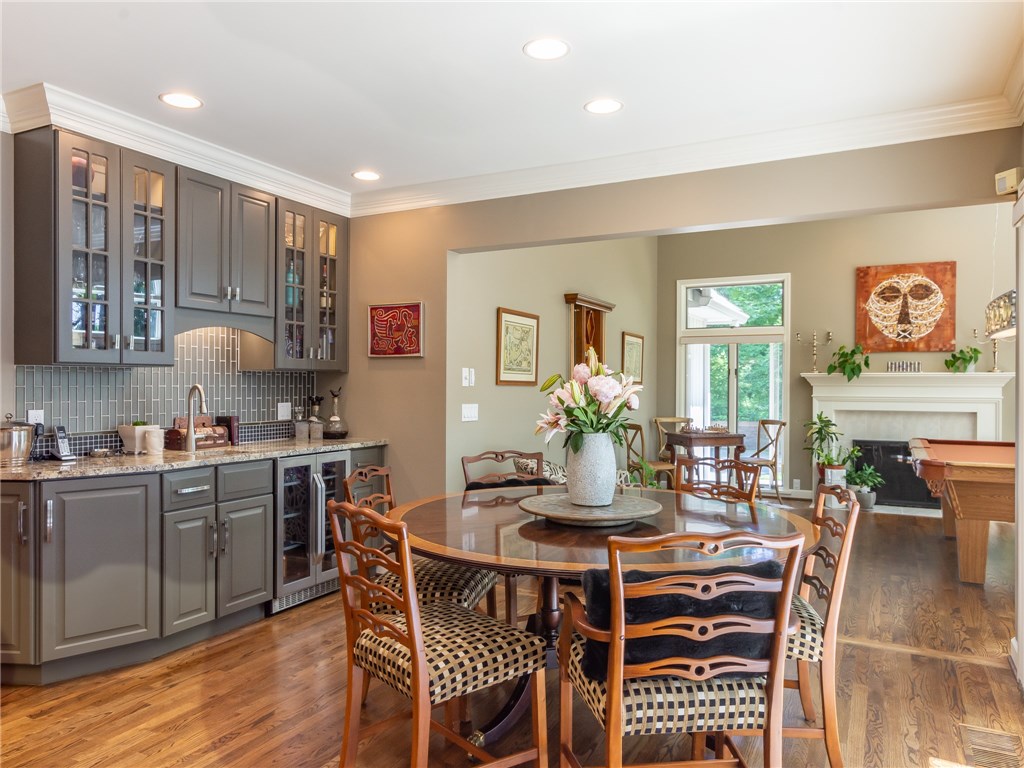 4 Carters Grove Pittsford, NY 14534 - Photo 8 of 36