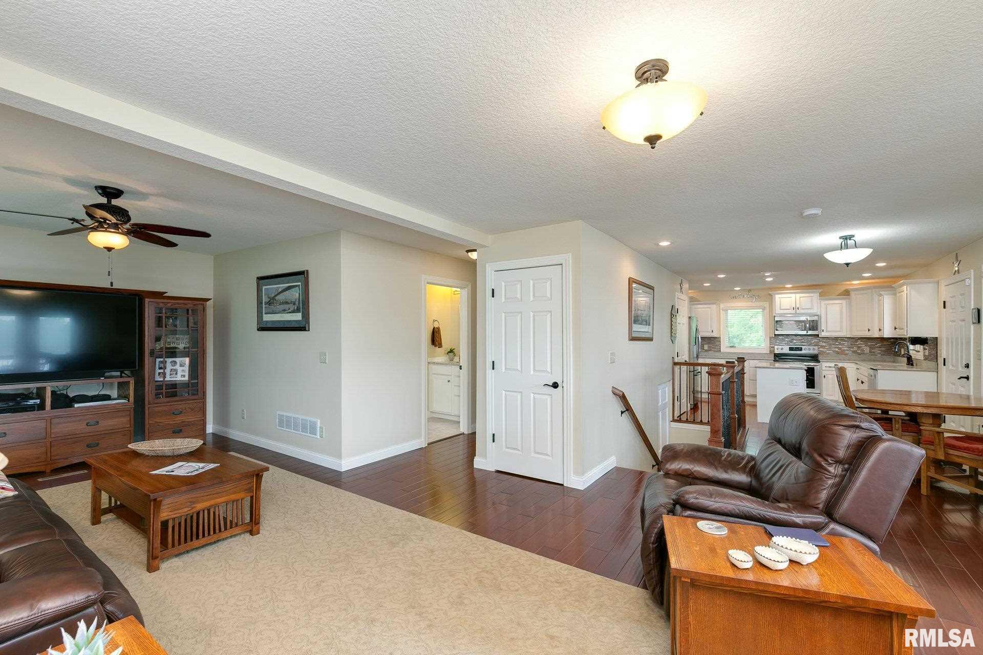 3686 Dismore Road Muscatine, IA 52761 - Photo 17 of 30 Gallery Image 17