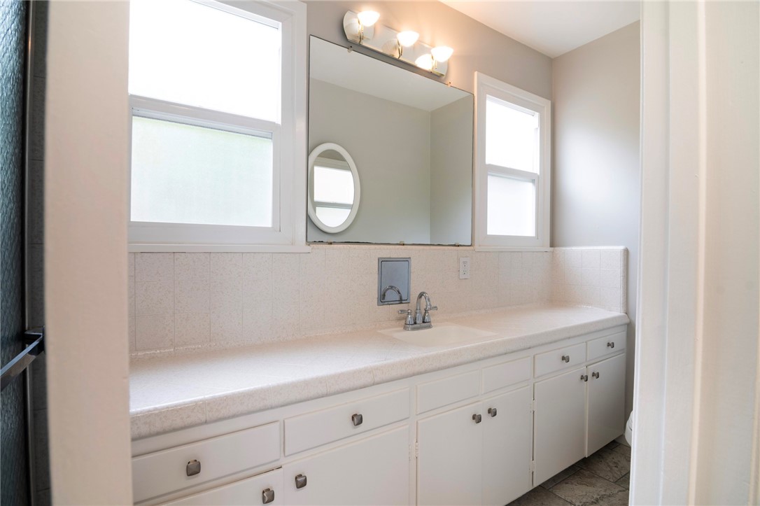 934 Highline Road Los Angeles, CA 90065 - Photo 20 of 43