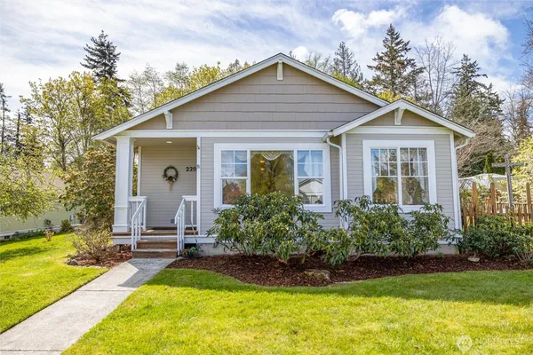 $569,500 | 2209 26th Street, Anacortes, WA 98221