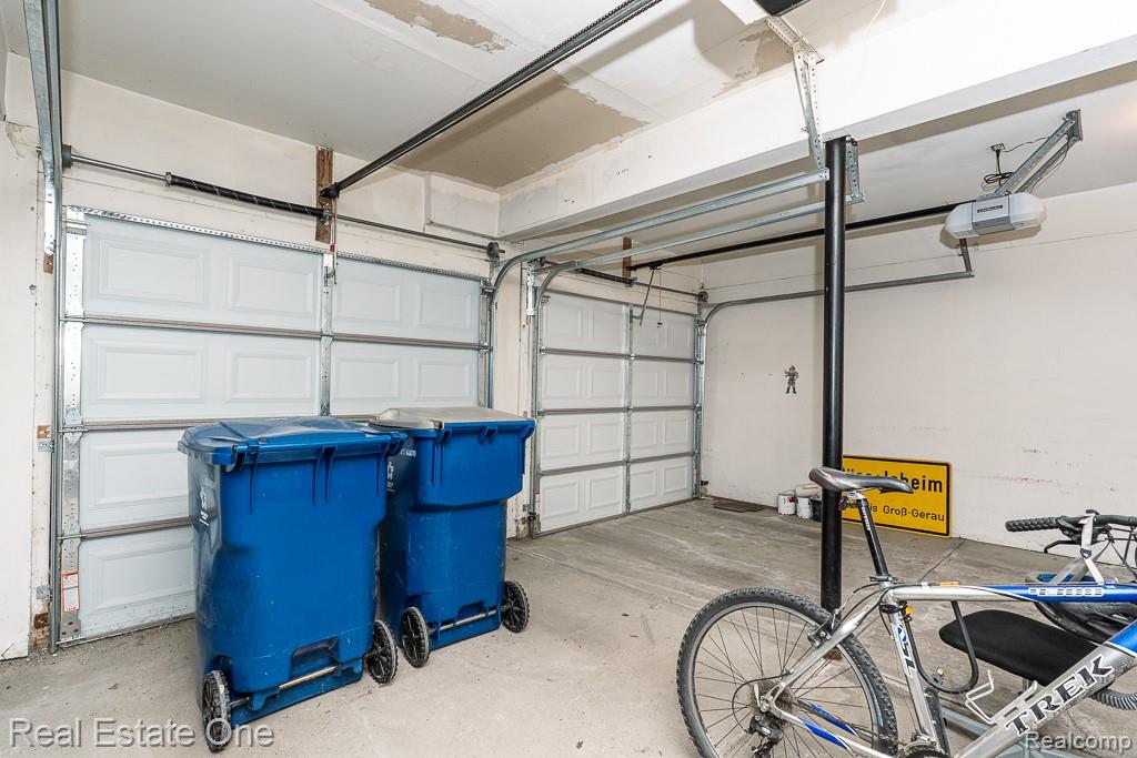 1665 Huntington Park, Unit E Rochester, MI 48309 - Photo 30 of 40