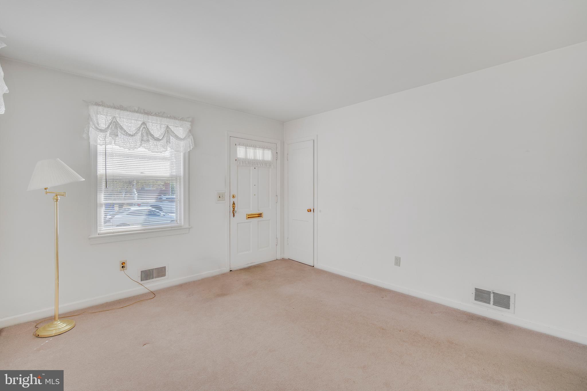 5014 Nantucket Road College Park, MD 20740 - Photo 3 of 31 Pristine hardwood floors on the entire main level!