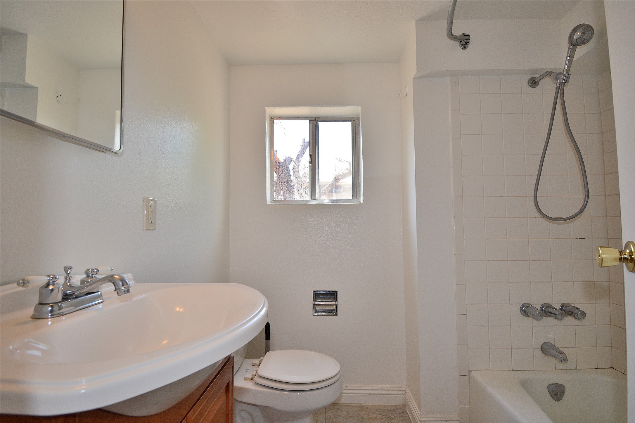904 Bishops Lodge Road Santa Fe, NM 87501 - Photo 38 of 51 Downstairs apartment bathroom