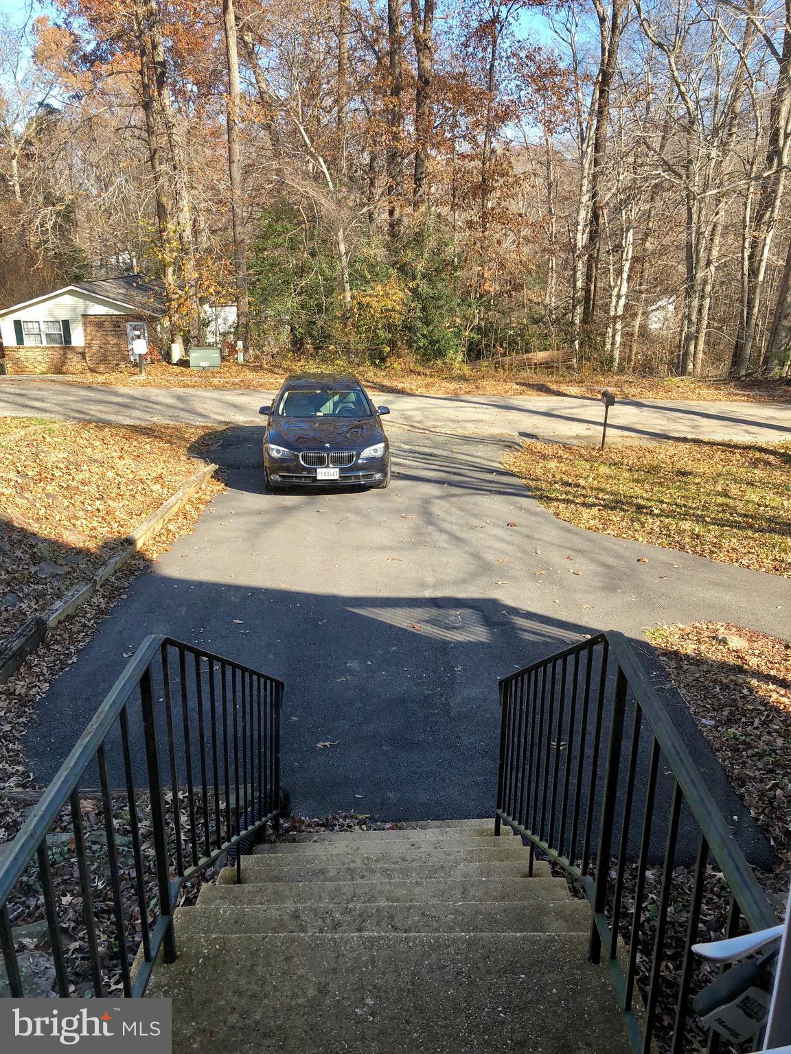 522 Maple Way Lusby, MD 20657 - Photo 4 of 42 Front towards street and driveway