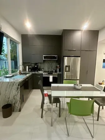 $2,000 | Miami-Dade County, Miami, FL 33161