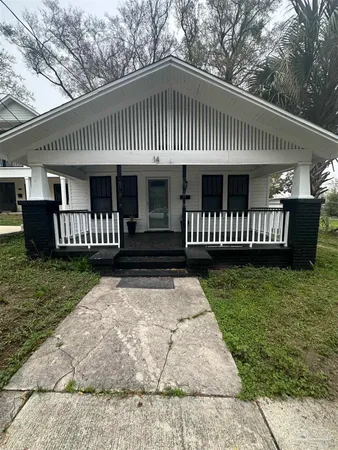 $1,200 | 14 East Strong Street, Pensacola, FL 32501