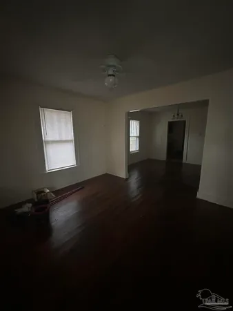 $1,200 | 14 East Strong Street, Pensacola, FL 32501