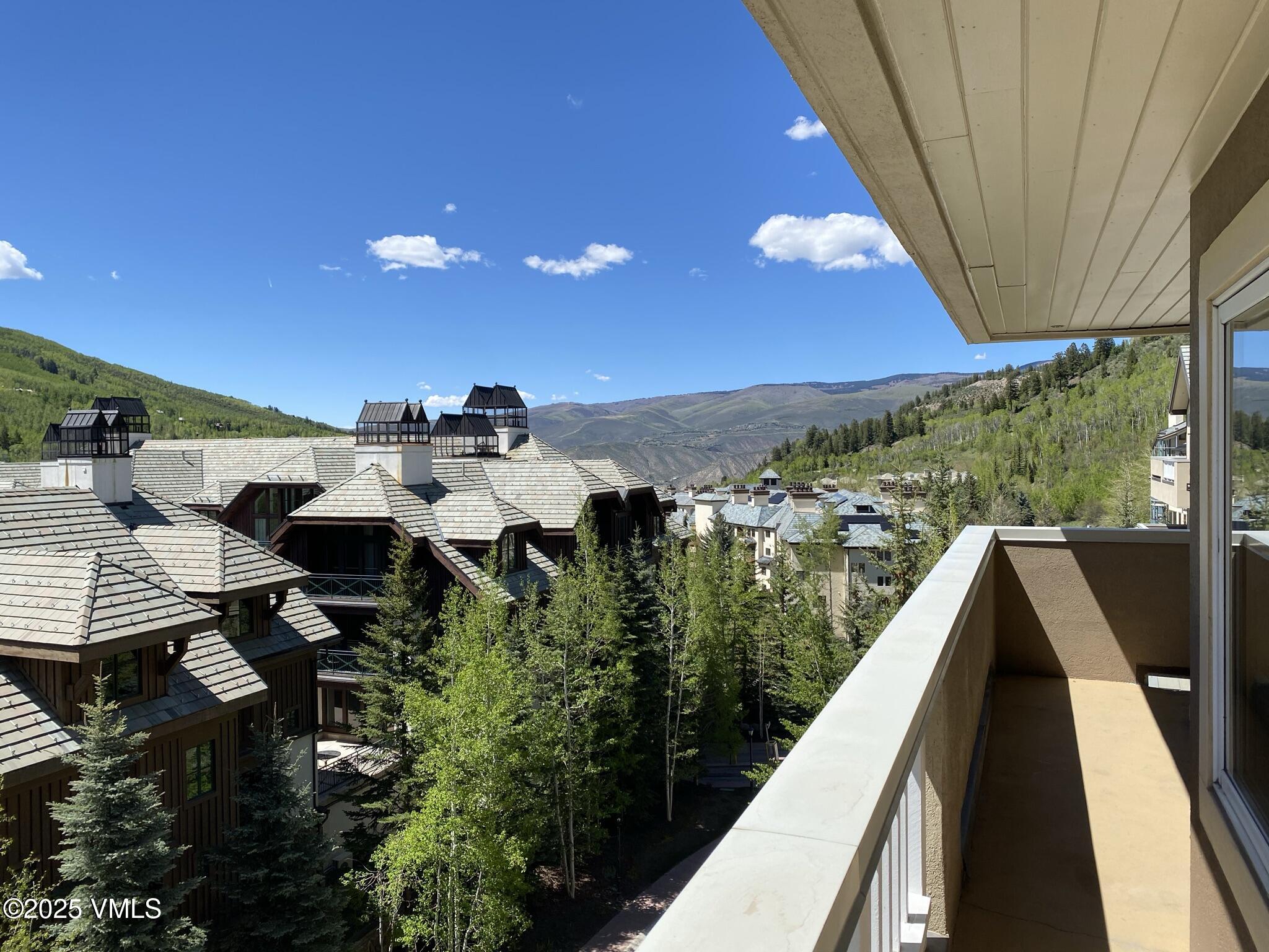 210 Offerson Road, Unit 207 WEEK 34 Beaver Creek, CO 81620 - Photo 4 of 26 a view of balcony with furniture