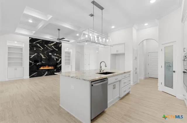 $796,500 | 112 Vista De Luna Lane, Belton, TX 76513