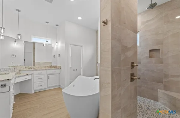 $796,500 | 112 Vista De Luna Lane, Belton, TX 76513