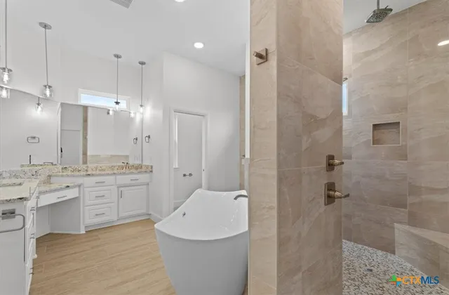 $796,500 | 112 Vista De Luna Lane, Belton, TX 76513