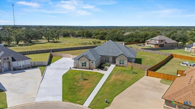 $796,500 | 112 Vista De Luna Lane, Belton, TX 76513