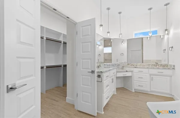$796,500 | 112 Vista De Luna Lane, Belton, TX 76513