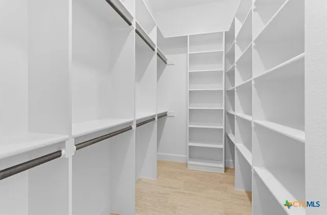 $796,500 | 112 Vista De Luna Lane, Belton, TX 76513