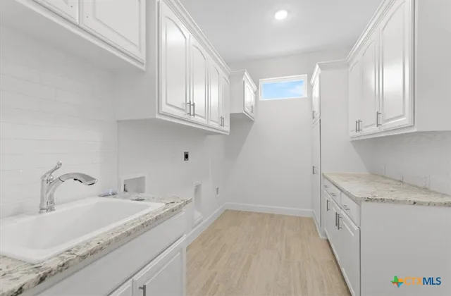 $796,500 | 112 Vista De Luna Lane, Belton, TX 76513