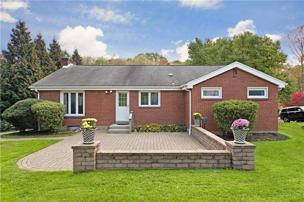 117 Harding Road Pittsburgh, PA 15229 - Photo 2 of 23 Gallery Image 2