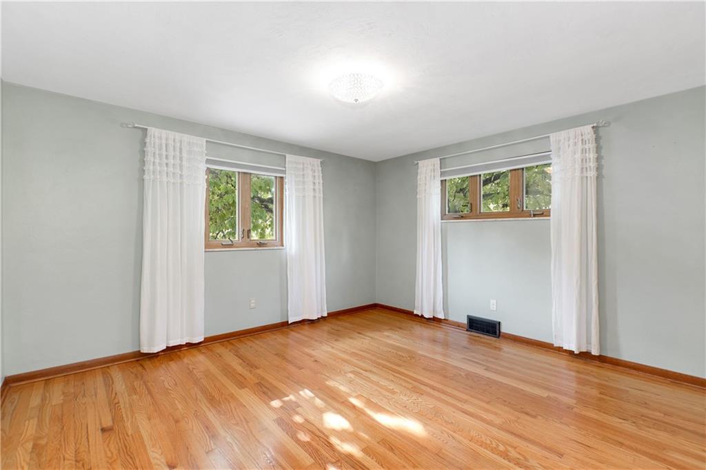 117 Harding Road Pittsburgh, PA 15229 - Photo 14 of 23 Gallery Image 14