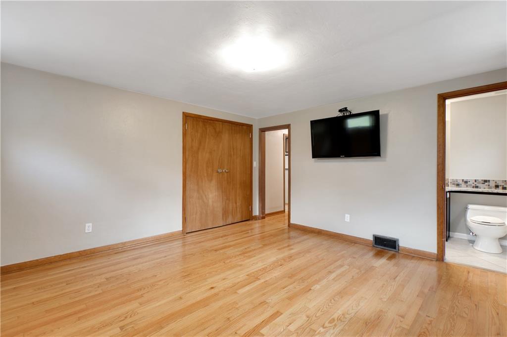 117 Harding Road Pittsburgh, PA 15229 - Photo 17 of 23 Gallery Image 17