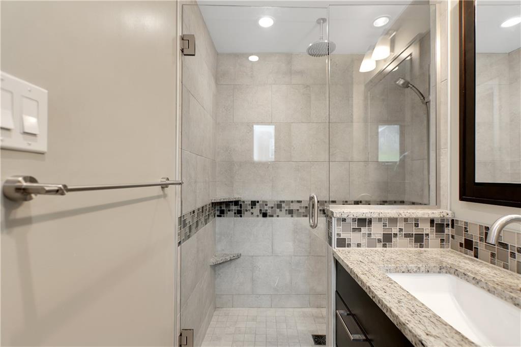 117 Harding Road Pittsburgh, PA 15229 - Photo 19 of 23 Gallery Image 19