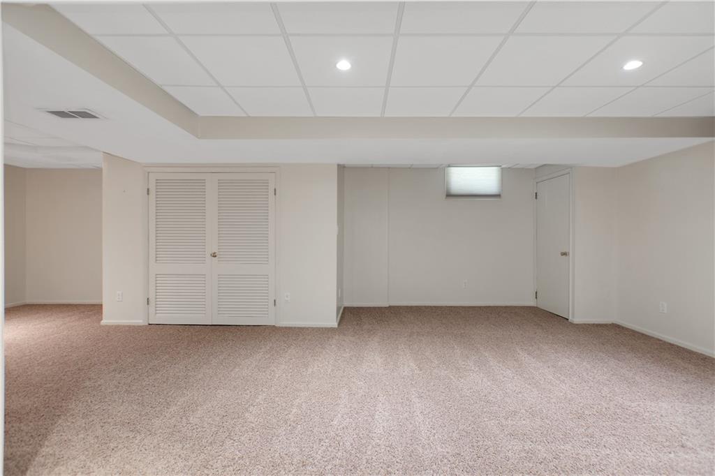 117 Harding Road Pittsburgh, PA 15229 - Photo 21 of 23 Gallery Image 21